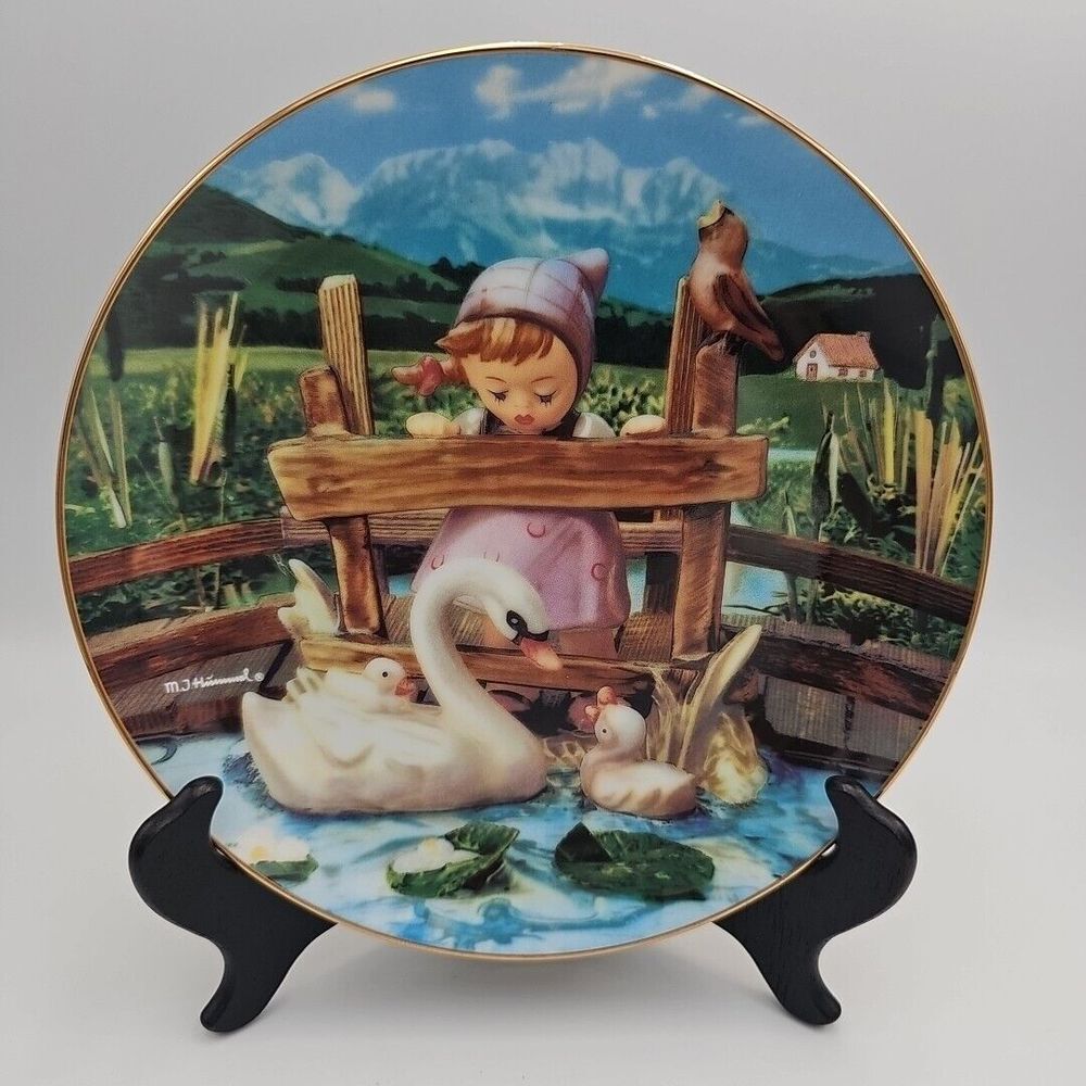 M.J. Hummel "Feathered Friends" Gentle Friends‎ Danbury Mint Plate Collection